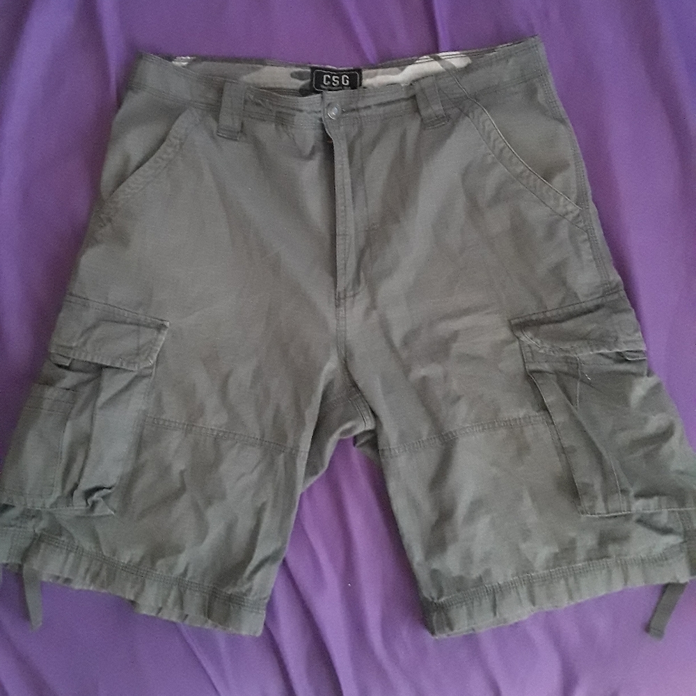 NWOT CGS Mens Cargo shorts